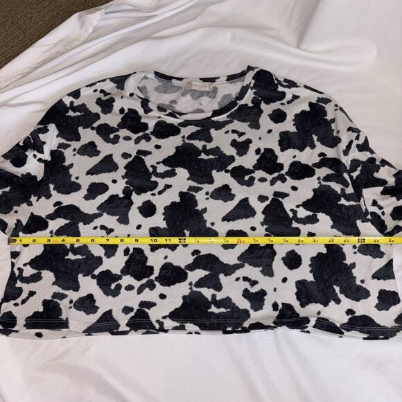 Altar'd State Black & White Cow Print Soft Cropped Oversized Long Sleeve Top XS - Picture 5 of 8